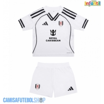 Camisa de time de futebol Fulham Replicas 1º Equipamento Infantil 2025-26 Manga Curta (+ Calças curtas)